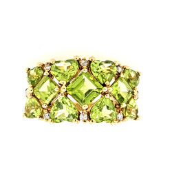 Pre Owned 9ct Peridot and Diamond Ring ZQ91